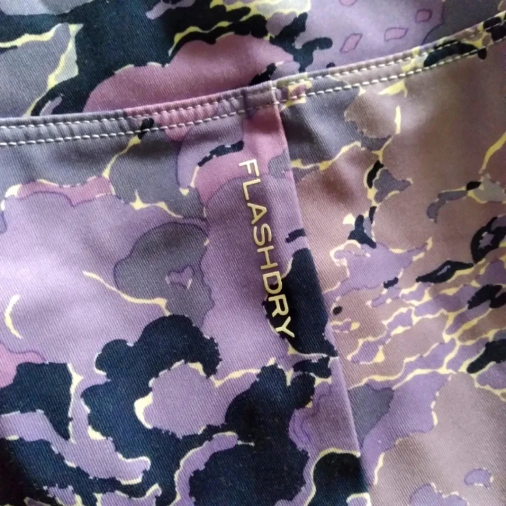 The North Face On Mountain Girls Camo leggings, size Large - Picture 6 of 9